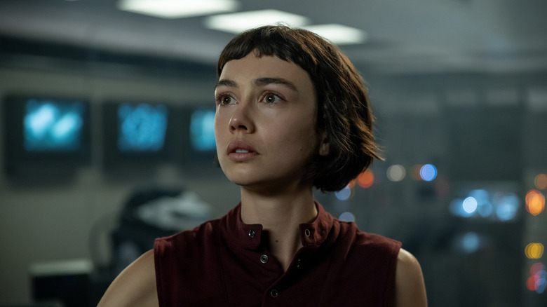 Wendy looking nervous in the Prodigy lab at Neverland in Alien: Earth