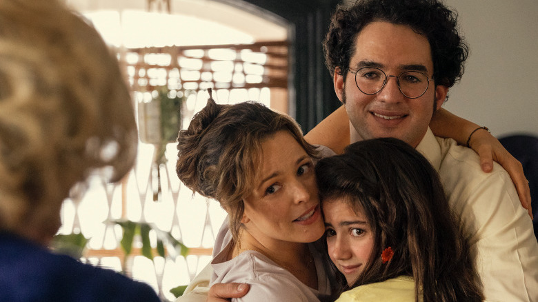 Rachel McAdams, Abby Ryder Fortson, and Benny Safdie in Are You There God? It's Me, Margaret.