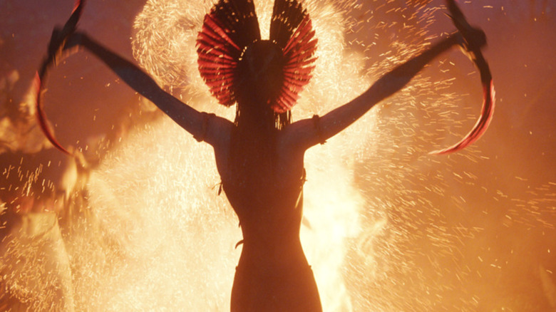 Varang dancing by fire in Avatar: Fire and Ash