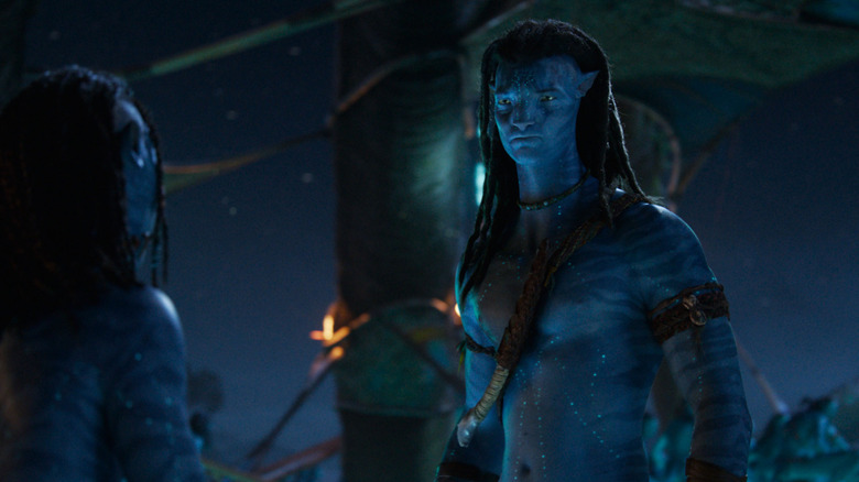 Jake Sully kijkt voor de honderdste keer teleurgesteld naar zijn zoon Lo'ak in Avatar: Fire and Ash