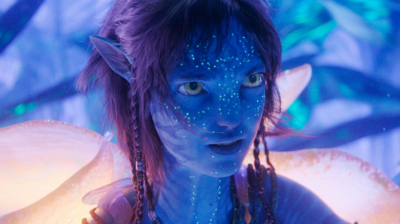 Kiri probeert boos verbinding te maken met Eywa in Avatar: Fire and Ash