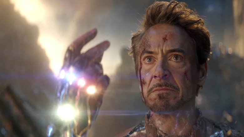 Rober Downey Jr.'s Iron Man snapping his fingers in Avengers: Endgame