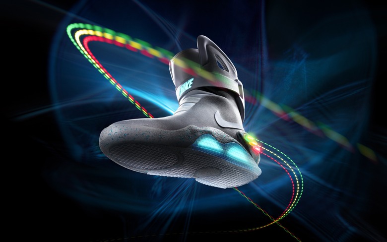 ira Guardería Que Nike Announces 'Back To The Future' Sneakers (1985 And 2015 Versions)