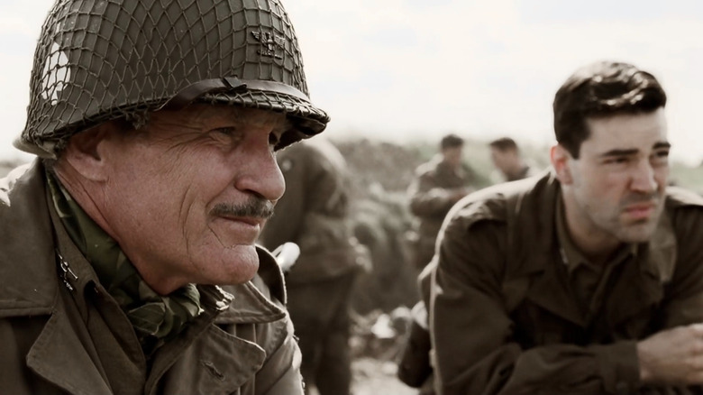 Dale Dye and Ron Livingstone in Band of Brothers