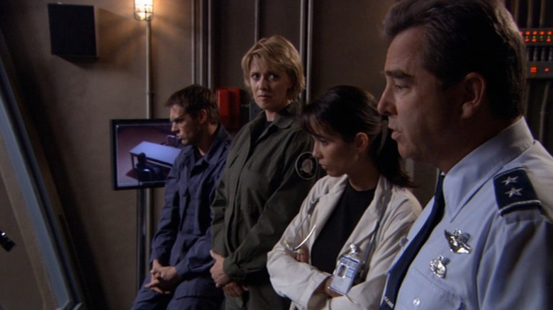 Landry speaking to Carolyn and the SG-1 crew in Stargate SG-1