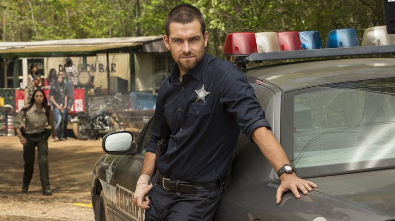 Antony Starr em Banshee, Cobras e outros enfeites