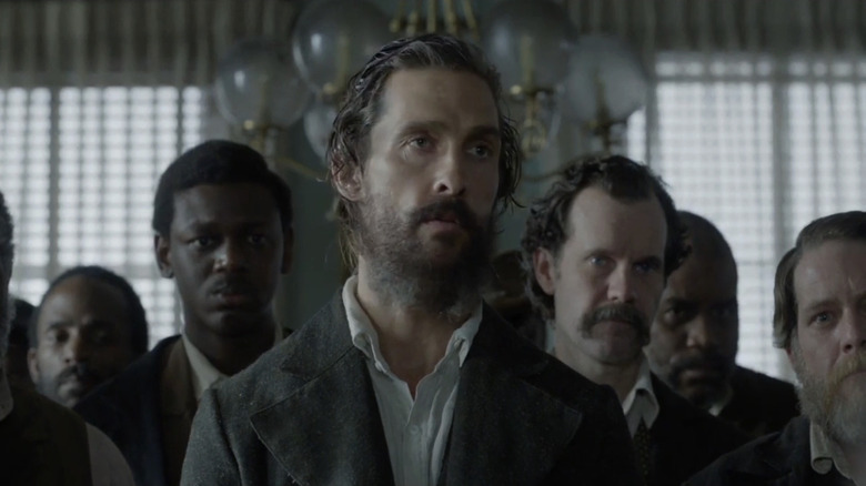 Newton Knight de Matthew McConaughey regarde à sa gauche en gros plan dans l'État libre de Jones