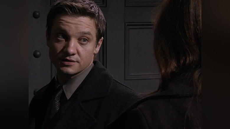 Jeremy Renner as Detective Jason Walsh