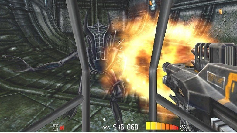 The player opens fire on an Alien Queen