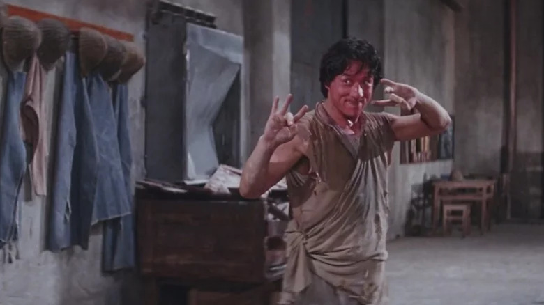 Jackie Chan as Wong Fei-hung is wasted and ready for the final fight in Drunken Master II