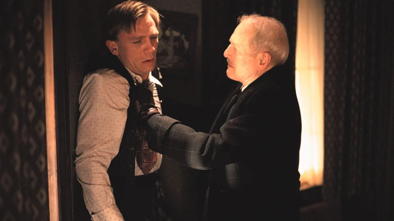 Daniel Craig and Paul Newman fighting in Road to Perdition