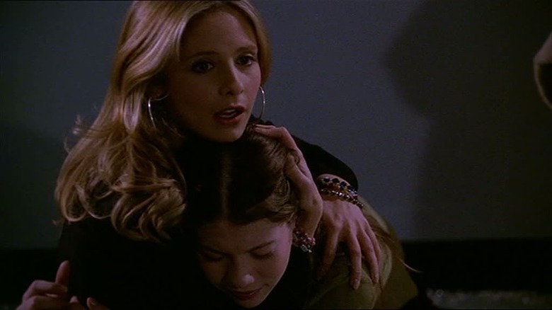 Buffy hugs Dawn