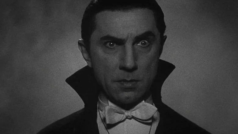 Dracula (Bela Lugosi) glares in the fog in Dracula (1931)