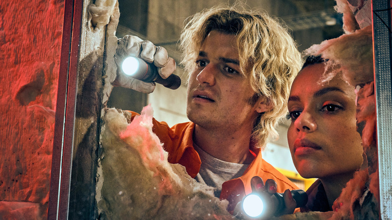Travis and Naomi discover something behind the walls in Cold Storage