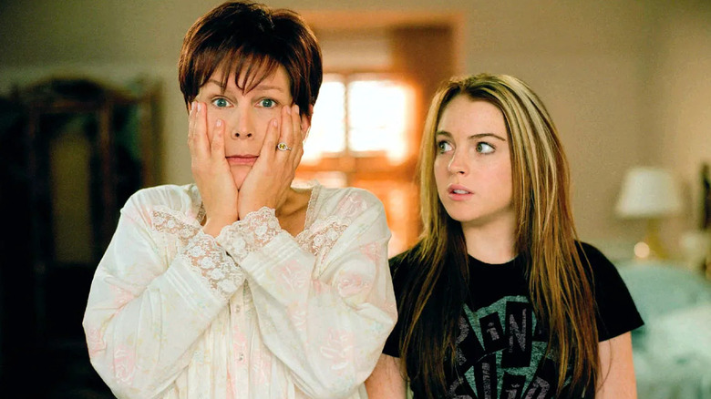 Jamie Lee Curtis as Tess Coleman and Lindsay Lohan as Anna Coleman, looking at each other in each others bodies in Freaky Friday.