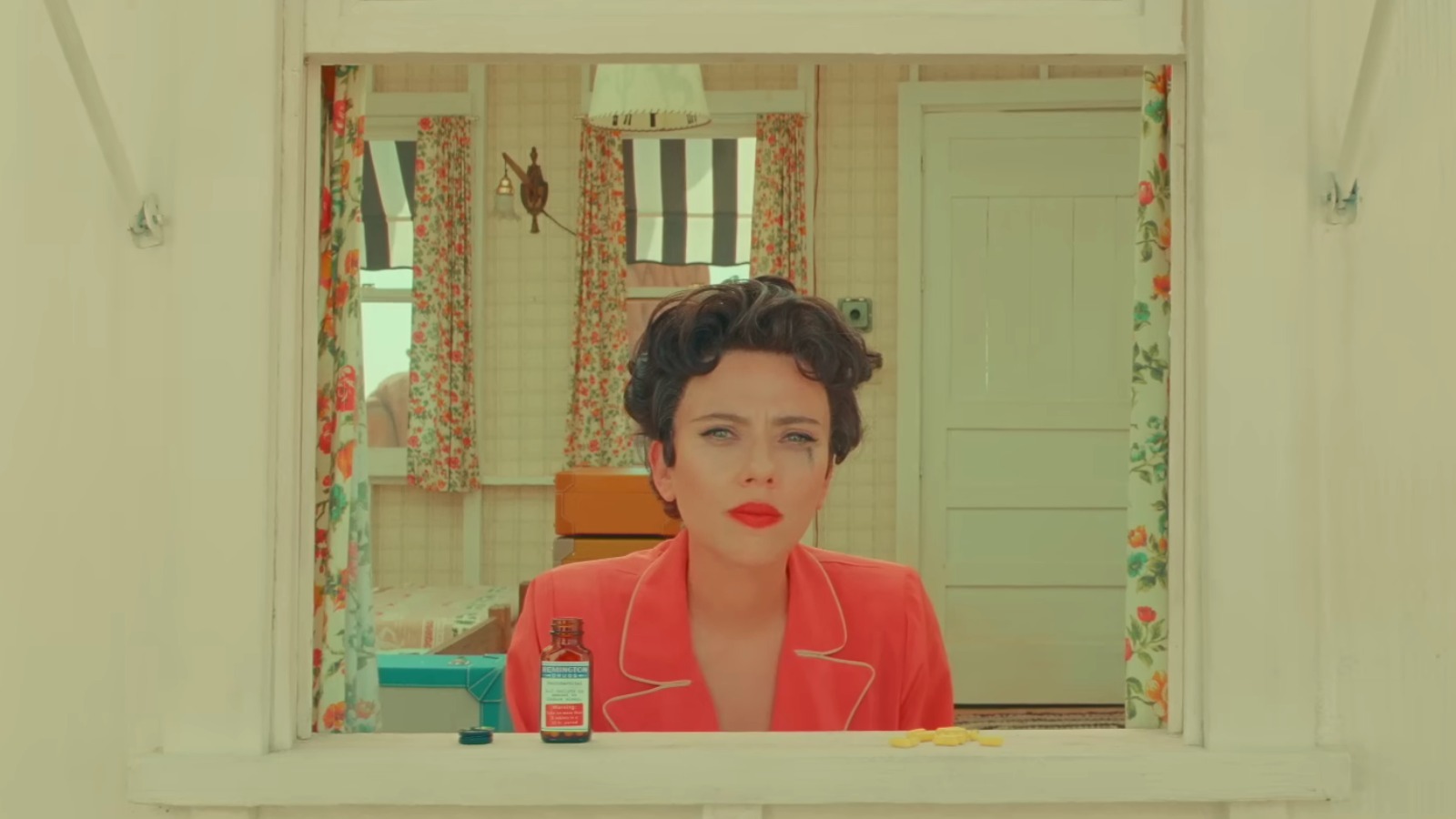 Bette Davis Was The Blueprint For Scarlett Johansson's Asteroid City Role - Vimarsana News
