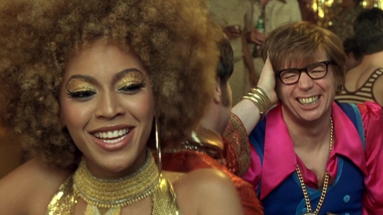Beyoncé and Mike Myers smiling
