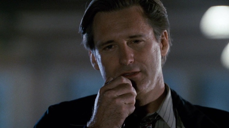 Bill Pullman delivering a speech as Thomas J. Whitmore in Independence Day