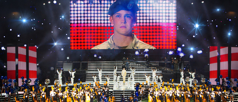 Billy Lynn's Long Halftime Walk teaser trailer