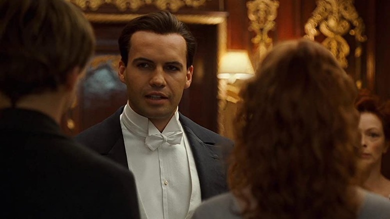 Cal facing Jack and Rose in Titanic 