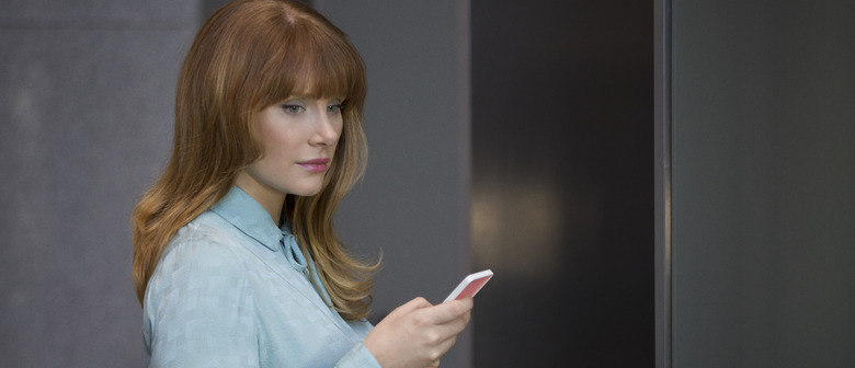 Bryce Dallas Howard in Black Mirror - Nosedive - Black Mirror Season 3 featurettes