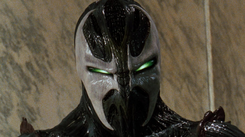 Michael Jai White as Spawn wearing his mask in Spawn (1997)