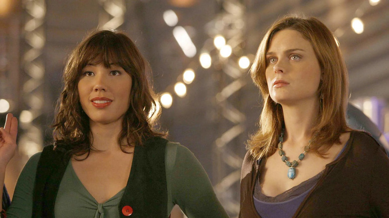 Ossos, Michaela Conlin, Emily Deschanel