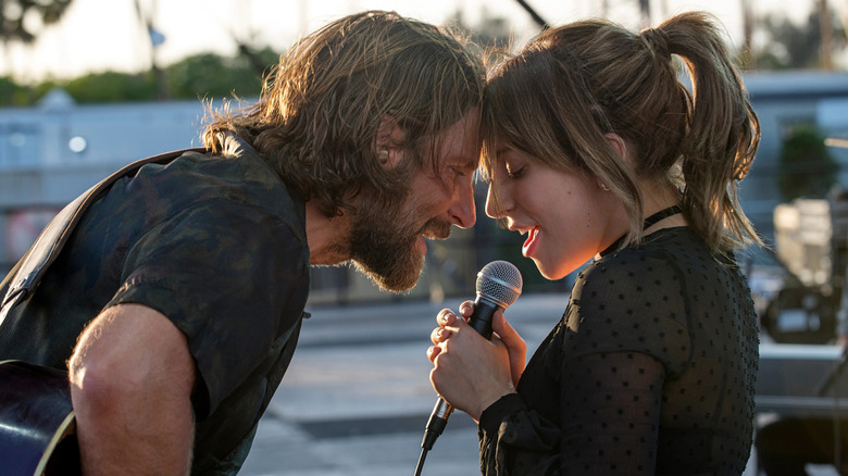 Jackson en Ally zingen samen in A Star is Born
