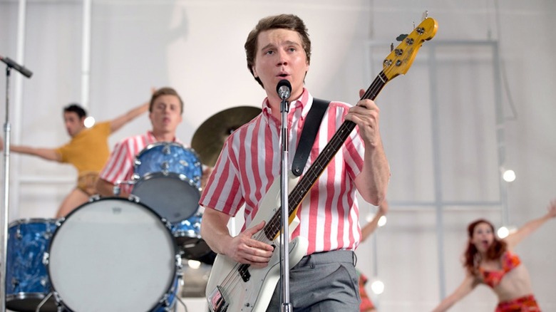 Paul Dano rocks out as Brian Wilson in Love & Mercy
