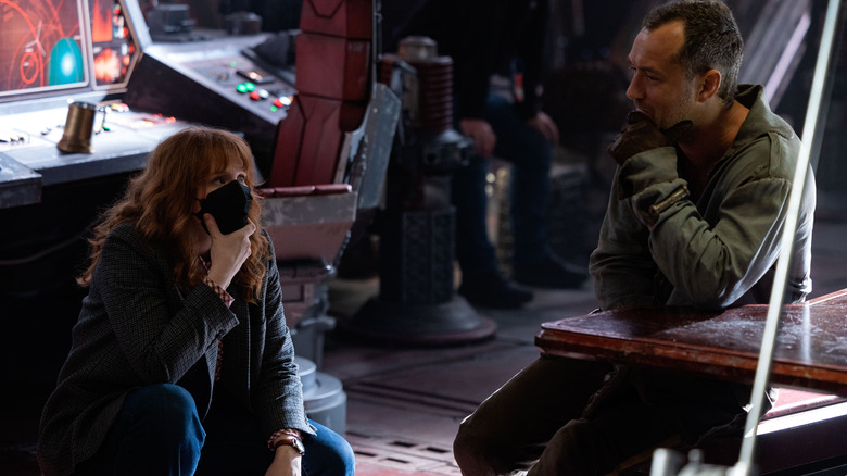 Bryce Dallas Howard directing actor Jude Law on the set of Star Wars: Skeleton Crew