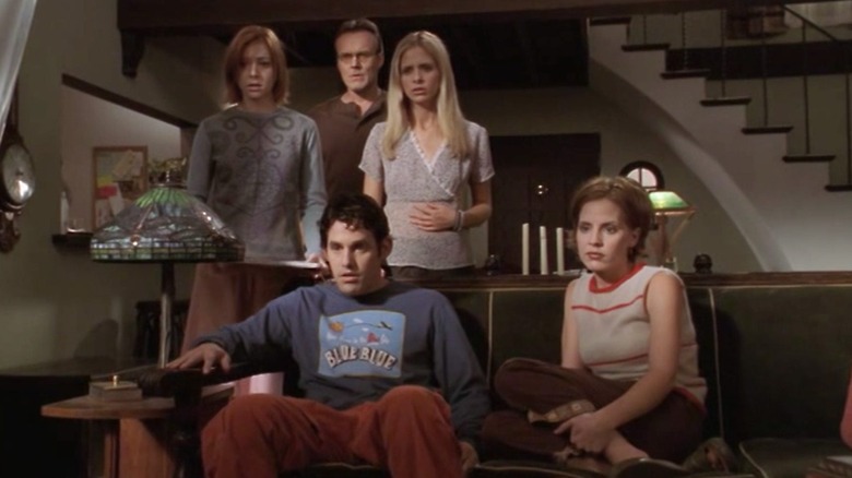 Alyson Hannigan, Nicholas Brendon, Anthony Stewart Head, Sarah Michelle Gellar, and Emma Caulfield in Buffy the Vampire Slayer