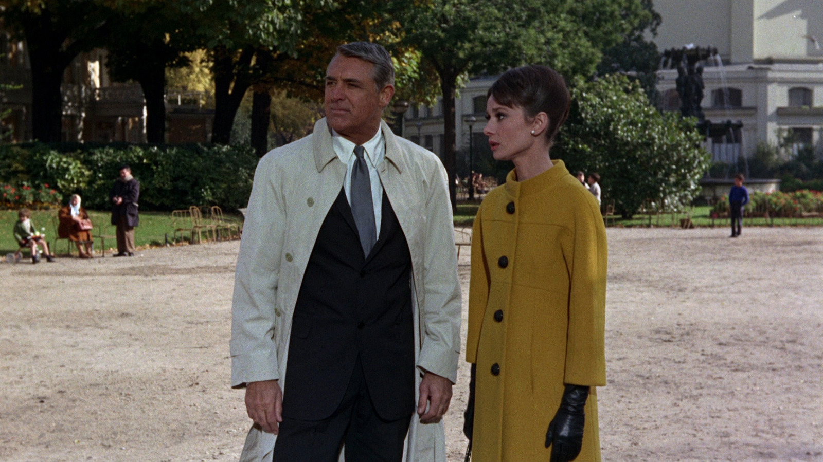 Cary Grant And Audrey Hepburn's Beloved 1963 Romantic Comedy Is Streaming For Free