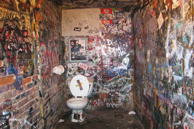 cbgb-toilet