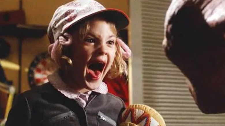 Young Drew Barrymore screams at ET