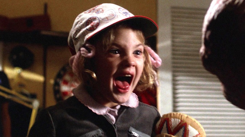 Young Drew Barrymore screams at ET