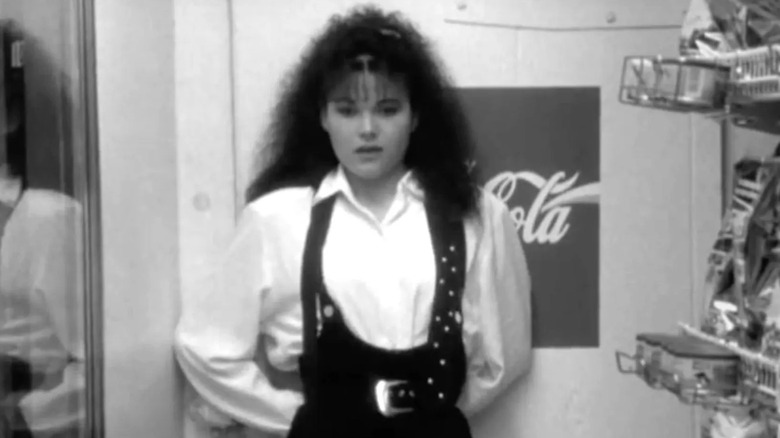 Lisa Spoonauer as Caitlin Bree, leaning against a wall in Clerks