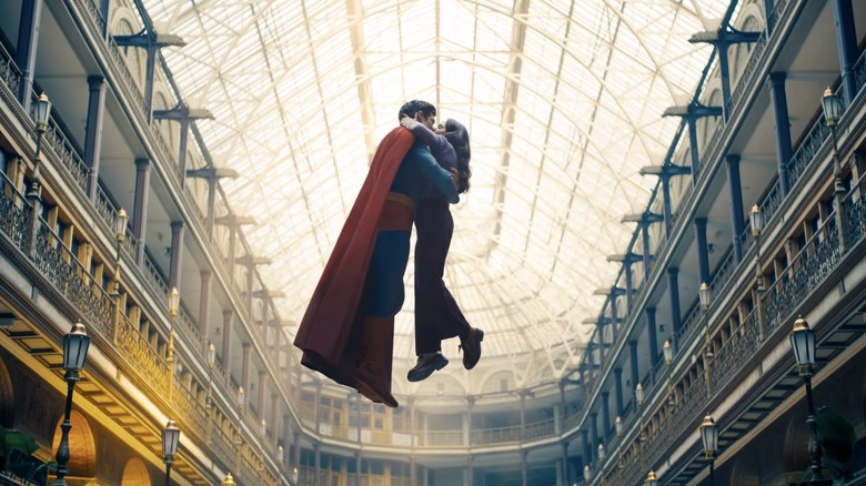 Superman and Lois Lane kissing in The Arcade