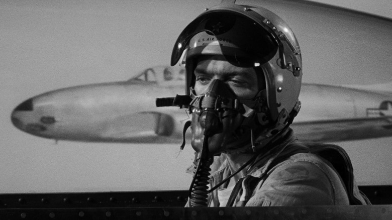 A pilot with a mask on in the movie Tarantula.