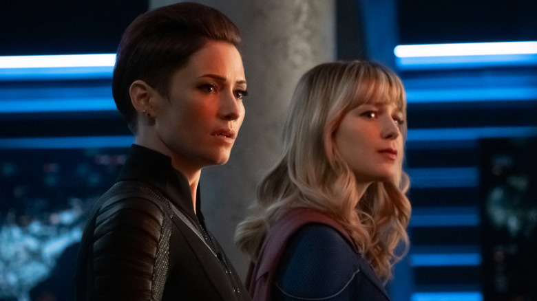 Alex Danvers and Supergirl looking worried in Crisis on Infinite Earths
