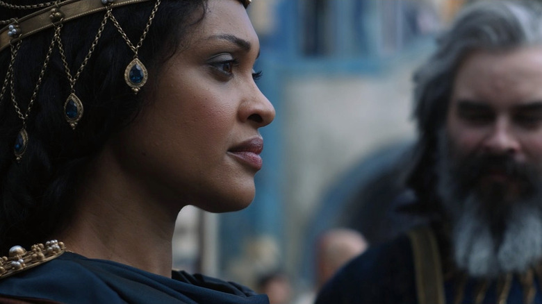 Cynthia Addai-Robinson and Trystan Gravelle in The Lord of the Rings: The Rings of Power