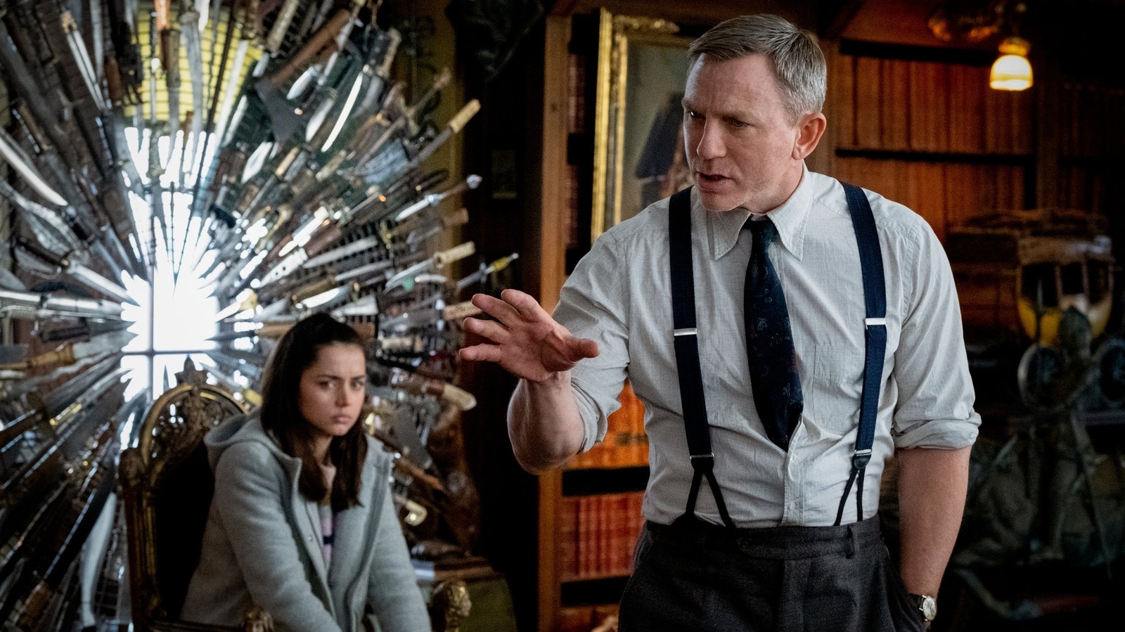 Daniel Craig Spent Months Relearning His Knives Out Accent For Glass Onion