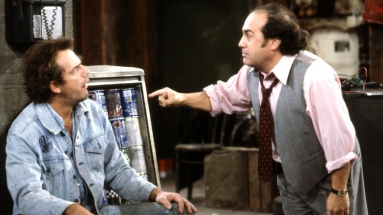 Danny DeVito and Christopher Lloyd in Txi