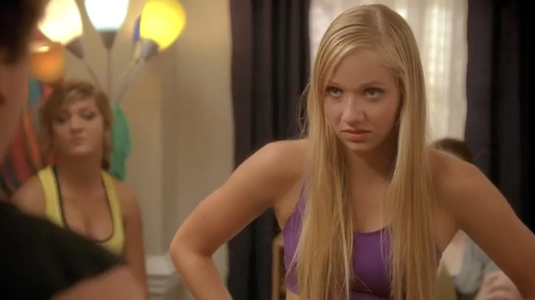 ॲलेक्स टेर अव्हेस्ट ॲन्ड्रिया म्हणून डॅनी मॅकब्राइडकडून केनी पॉवर्स म्हणून ईस्टबाउंड आणि डाउनमध्ये माफी मागत नाही