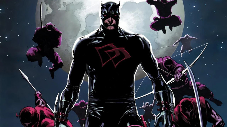 Daredevil surrounded by ninjas from the hand