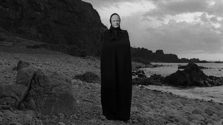 Bengt Ekerot as Death stands on the beach in The Seventh Seal