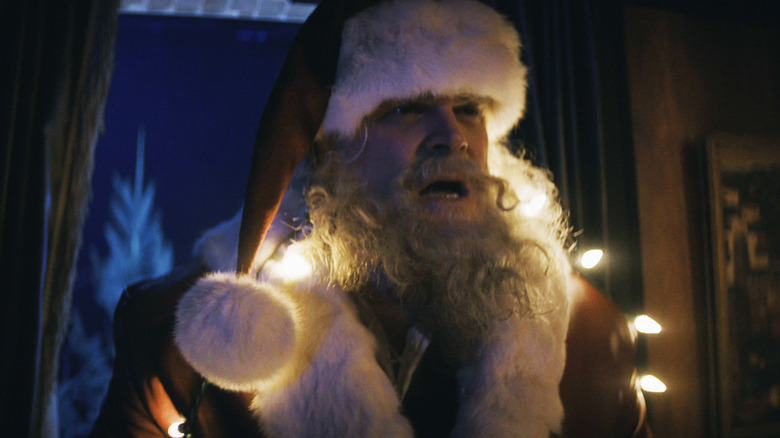 David Harbour's Violent Action Movie With Die Hard Vibes Is A Must-Watch On Netflix