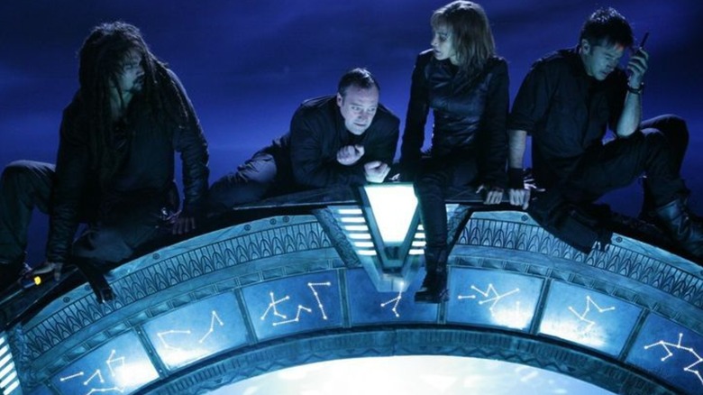 Ronon, Rodney, Tila and Chipard are forced to climb Stargate after an accident in Stargate Atlantis