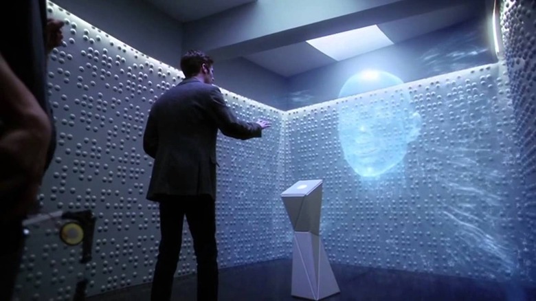 ది ఫ్లాష్‌లో గిడియాన్‌తో మాట్లాడుతున్న బారీ అలెన్‌గా గ్రాంట్ గస్టిన్