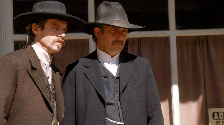 Dennis Quaid as Doc Holliday and Kevin Costner as Wyatt Earp prepare for a gunfight in Wyatt Earp