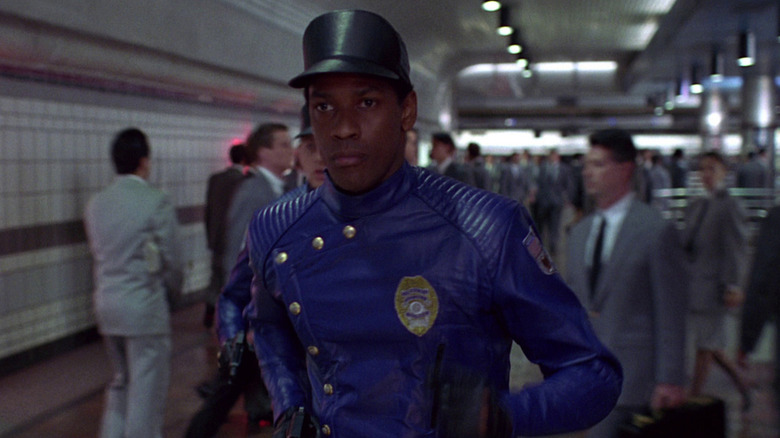 Lieutenant Parker Barnes in a sci-fi cop outfit in Virtuosity